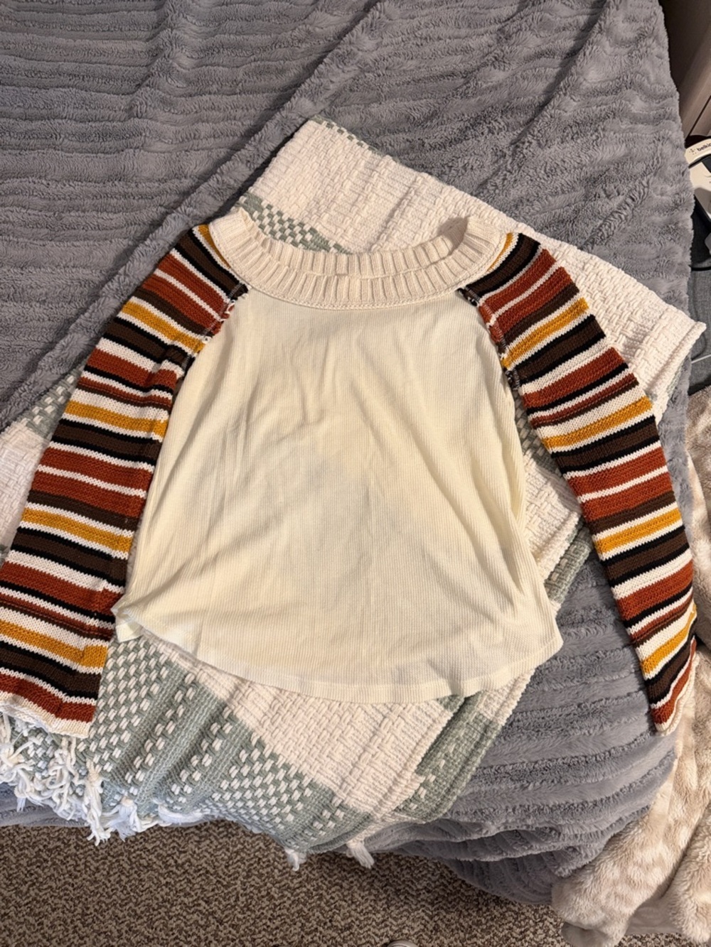 Women’s Altar’d State sweater 🤍